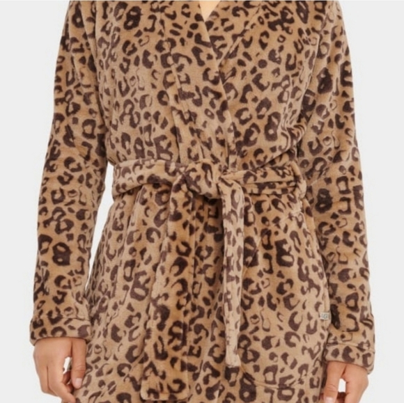 UGG® Leopard Print Long Sleeve Double Fleece Long Wrap Marlow Cozy Robe - Picture 5 of 8
